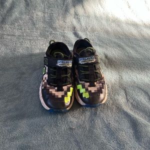 Used boys Skechers Minecraft Tennis shoes size 1.5